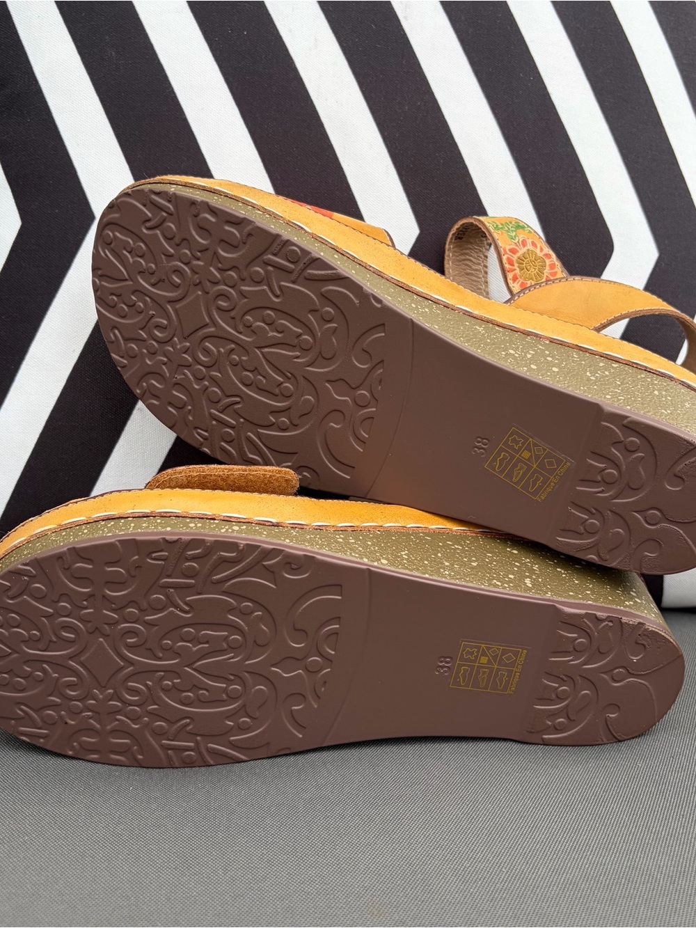L'Artiste Spring Step 38 US 8 Natural Yellow Leather Wedge Sandal Roshni NWOB - Picture 10 of 11